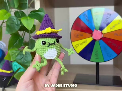 Bingo la Rana con Sombrero de Bruja